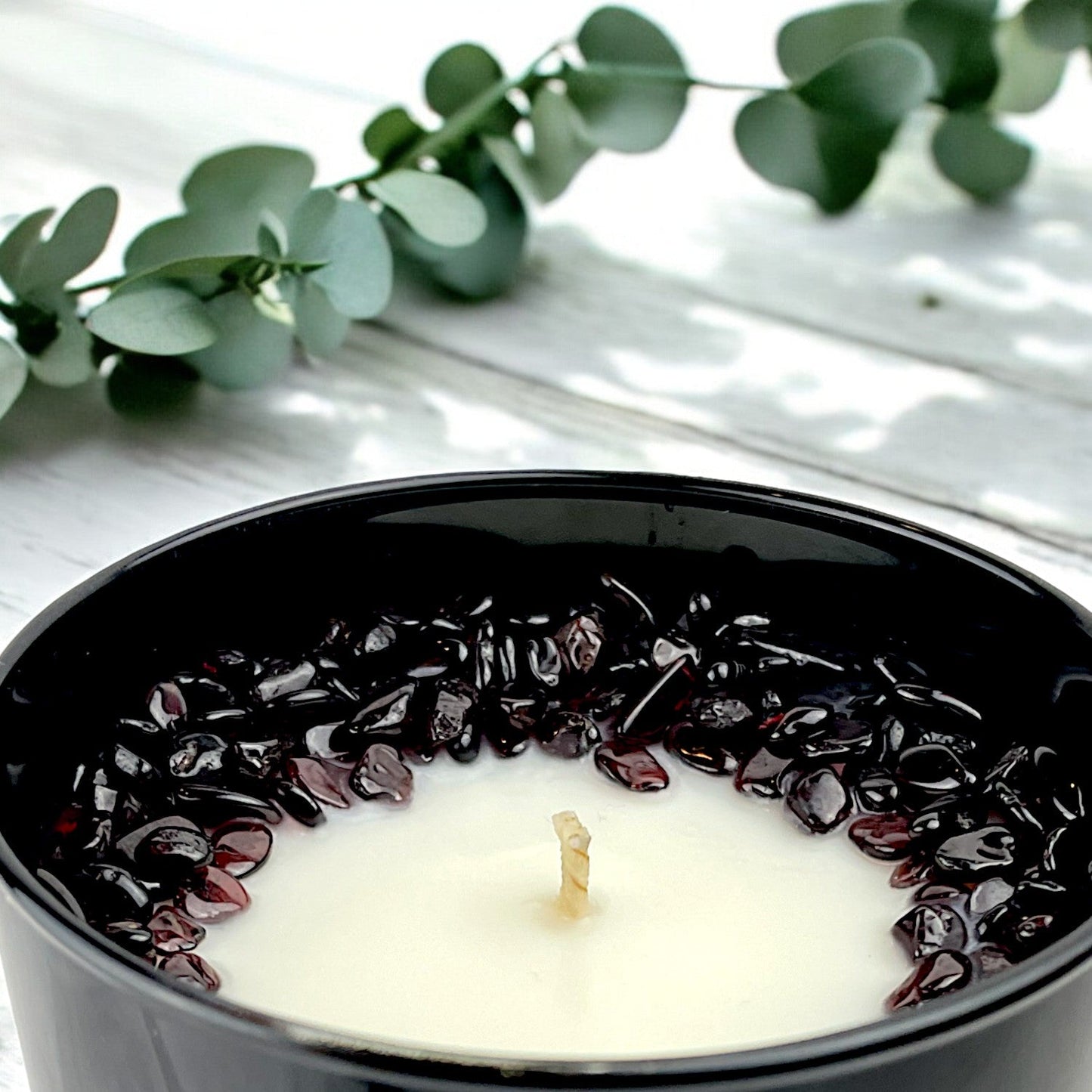 Eucalyptus Mint Crystal Candle with Garnet | Coconut-Soy Wax Candle, 9oz – Crystal Candle