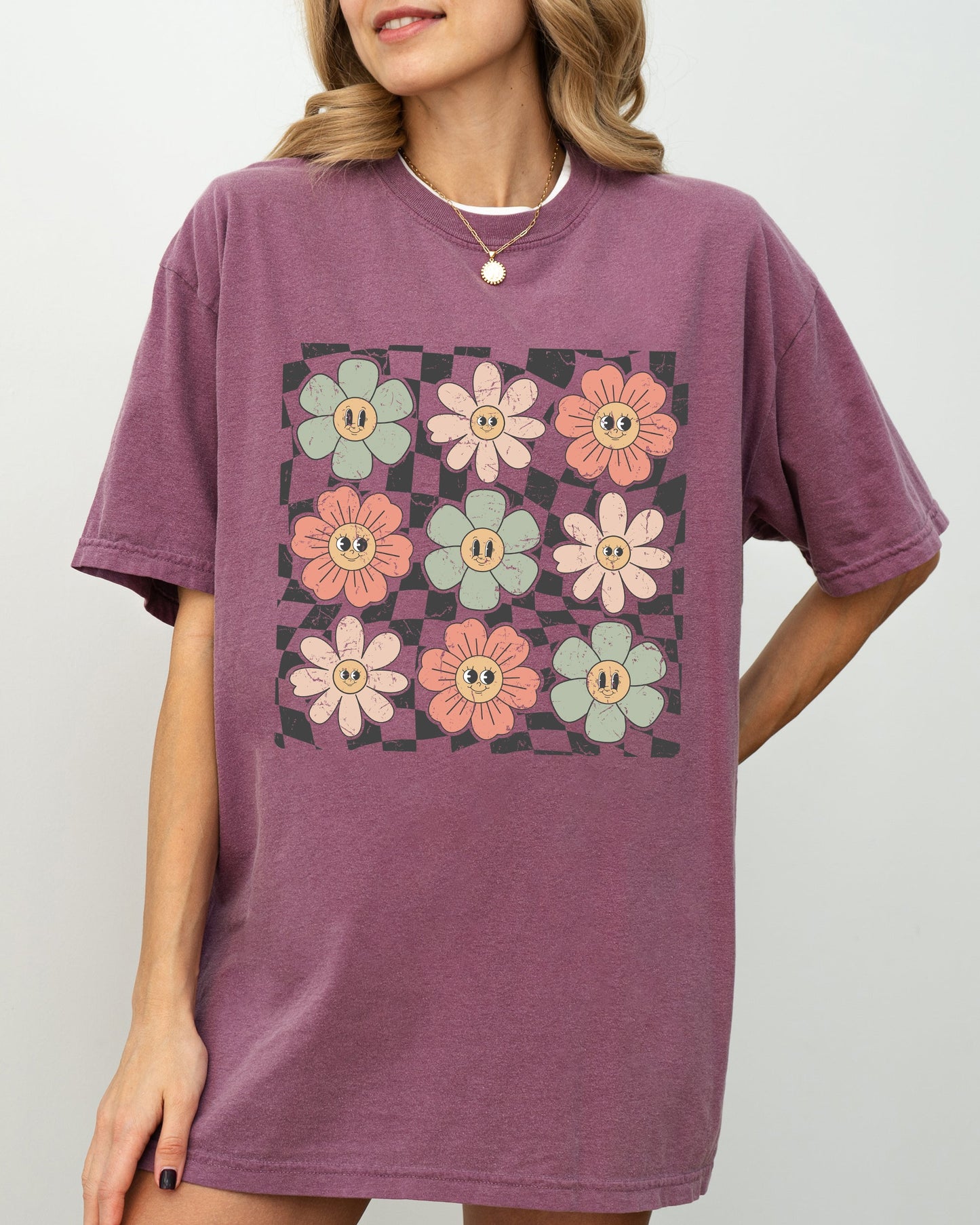 Retro Flowers - Comfort Colors T-Shirt – Berry T-Shirt