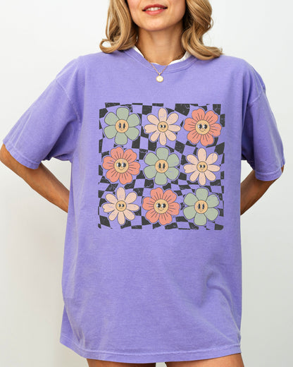 Retro Flowers - Comfort Colors T-Shirt – Violet Purple T-Shirt