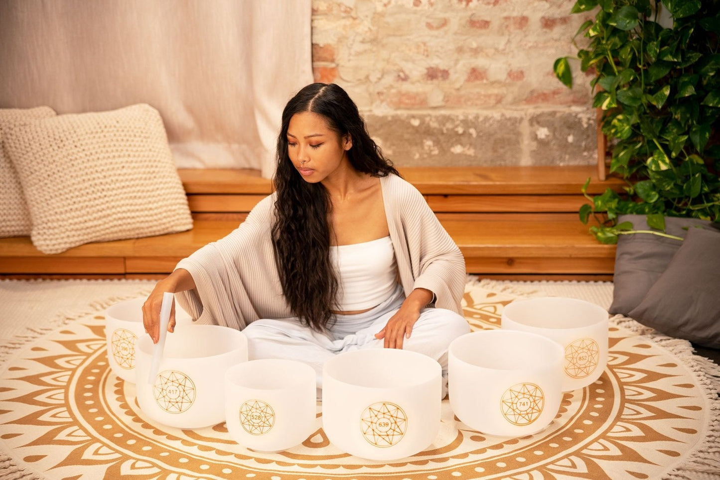 Solfeggio Crystal Singing Bowl Set – 6 White Frosted Quartz Bowls (396–852 Hz) – Solfeggio Crystal Singing Bowl Set