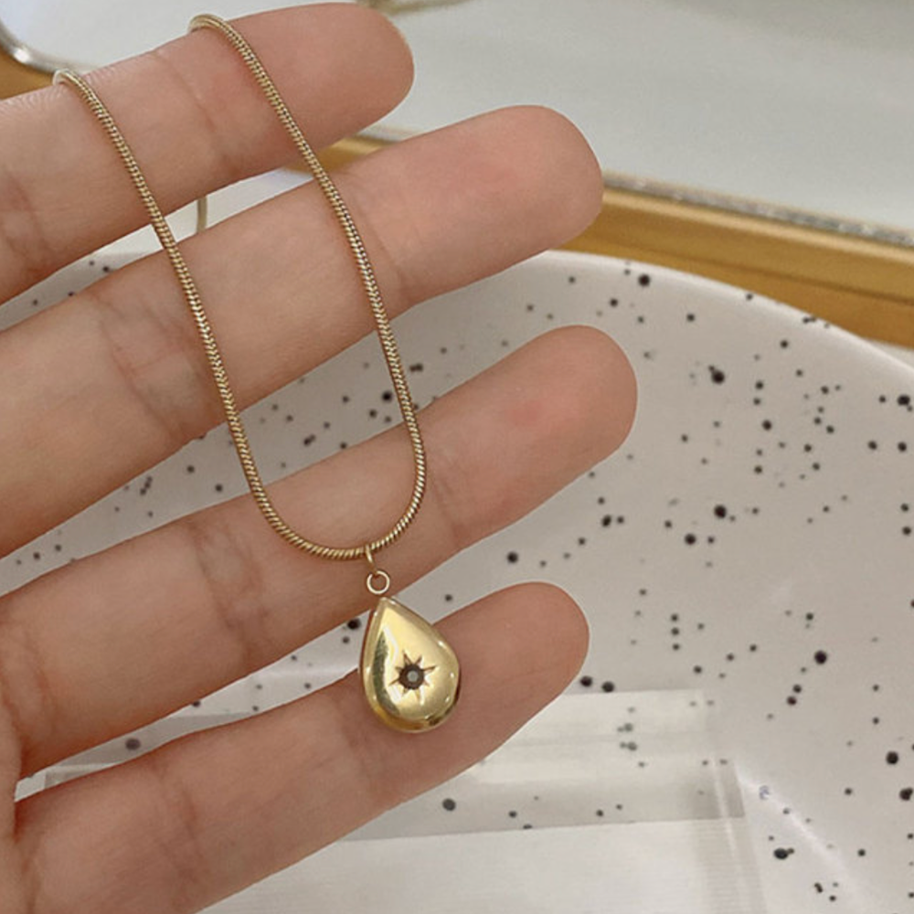 North Star Necklace – Teardrop Signet Necklaces