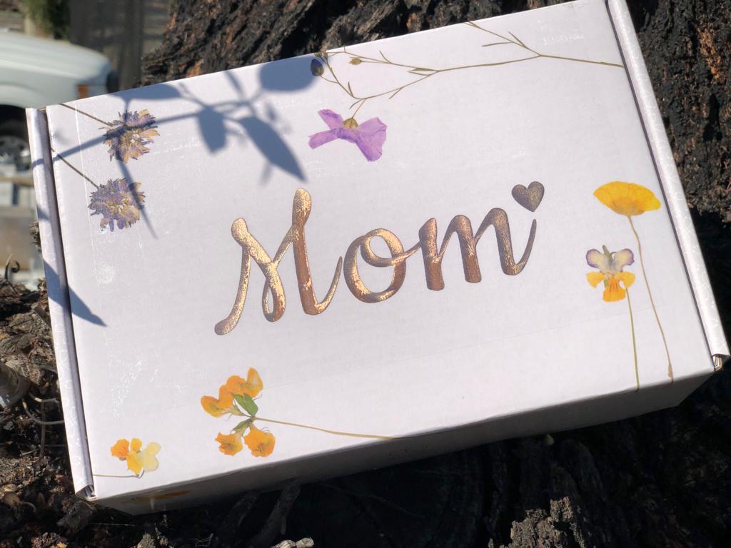 Pampering Mother’s Day Gift Box – Handmade Natural Skincare & Spa Kit – Gift set for mom