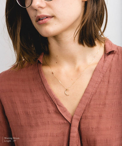 MOON PHASE NECKLACE –