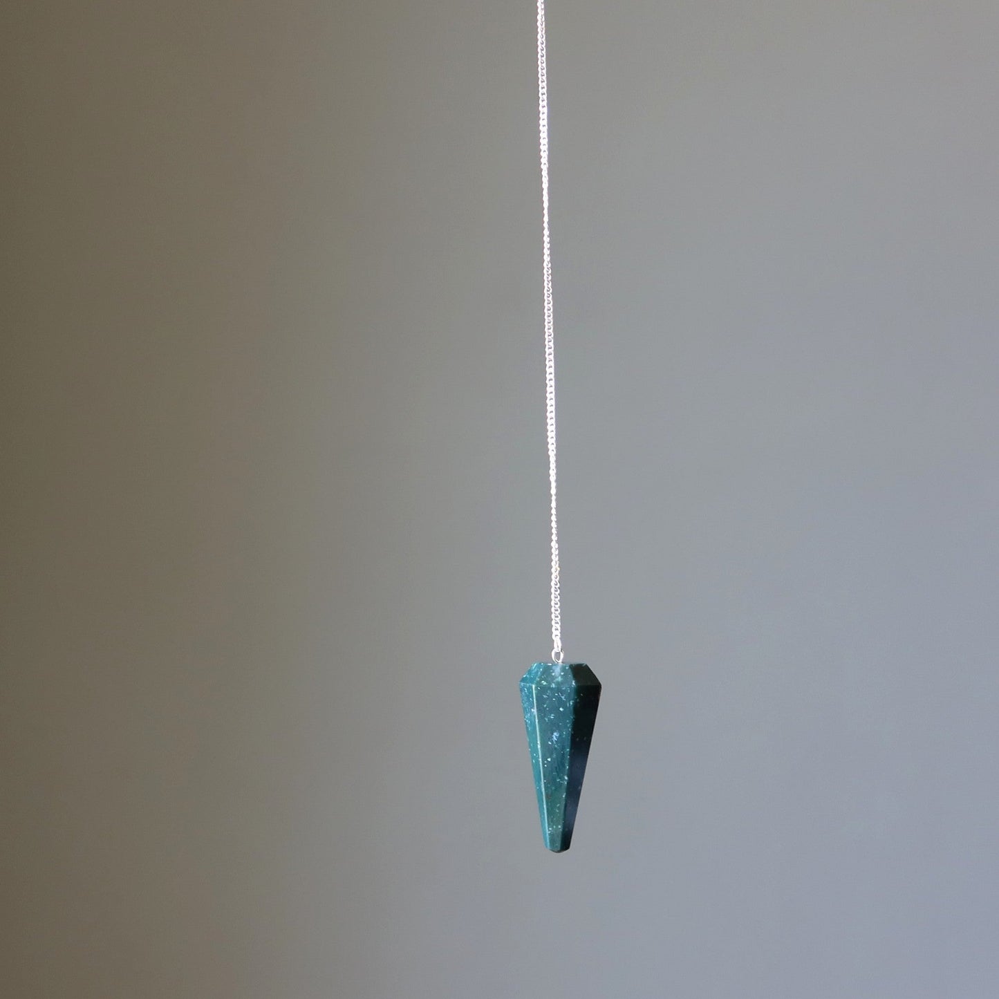 Bloodstone Pendulum | Crystal Dowsing Tool – Pendulums