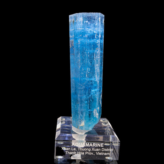 Blue Beryl var. Aquamarine Natural Mineral Specimen Museum – Apohyllite