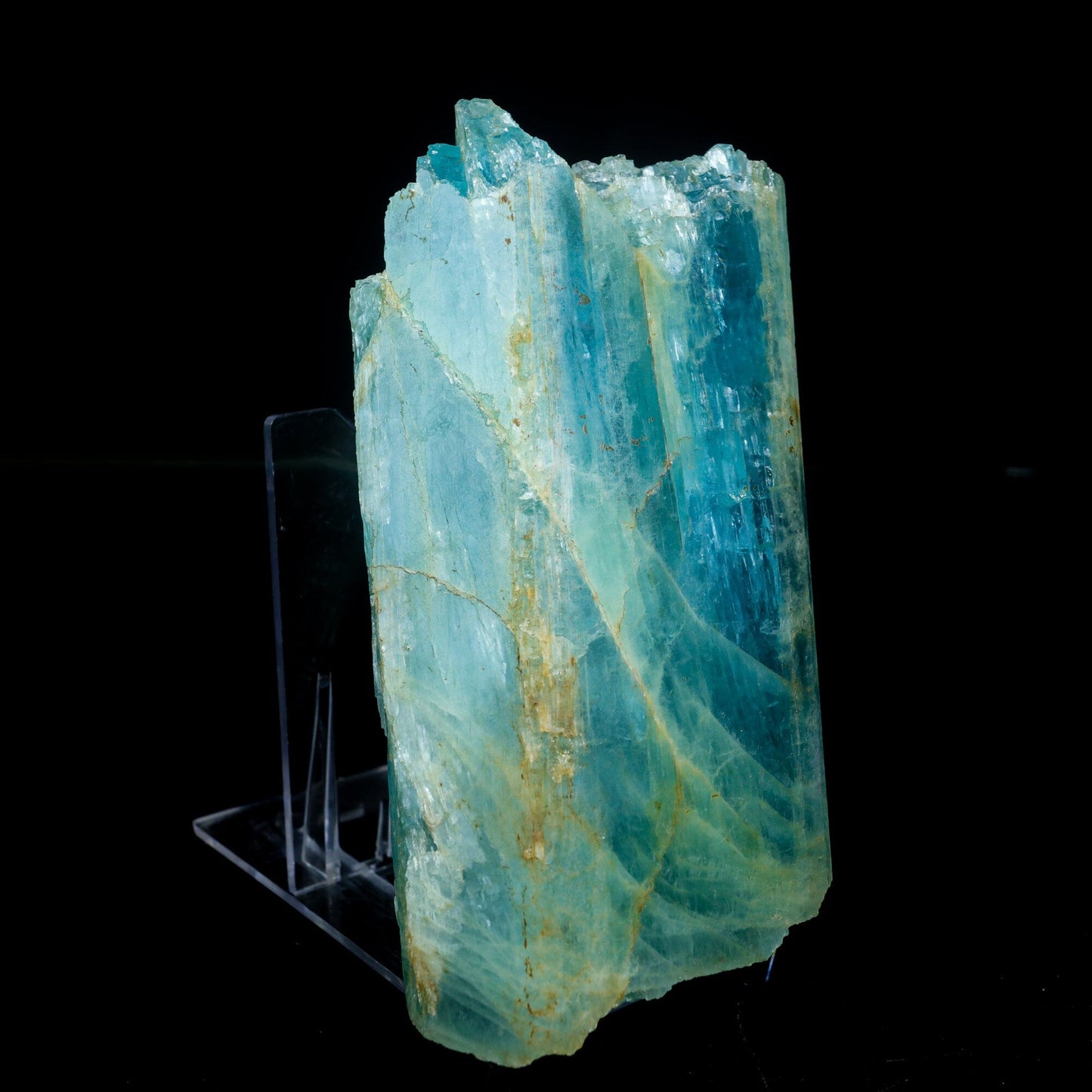 Blue Beryl var. Aquamarine Natural Mineral Specimen – Apohyllite