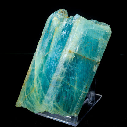 Blue Beryl var. Aquamarine Natural Mineral Specimen – Apohyllite