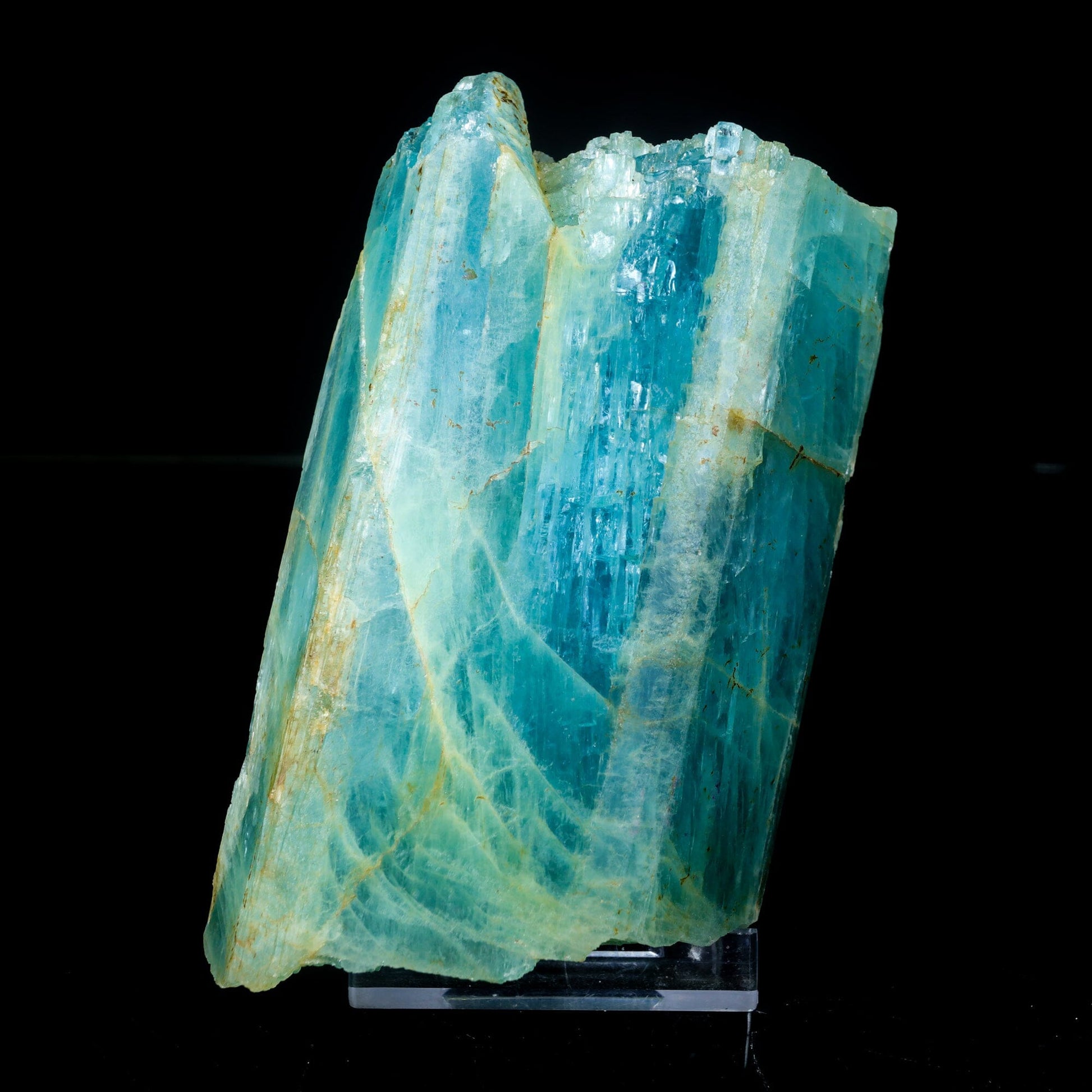 Blue Beryl var. Aquamarine Natural Mineral Specimen – Apohyllite