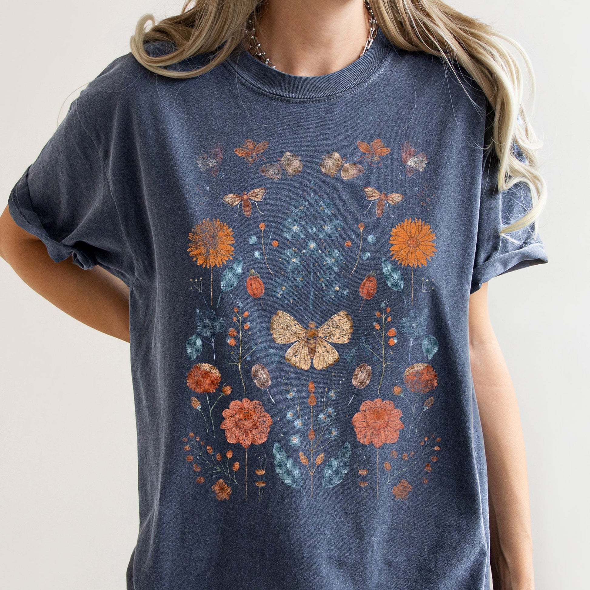 Bohemian Moth - Comfort Colors Tshirt – T-Shirt