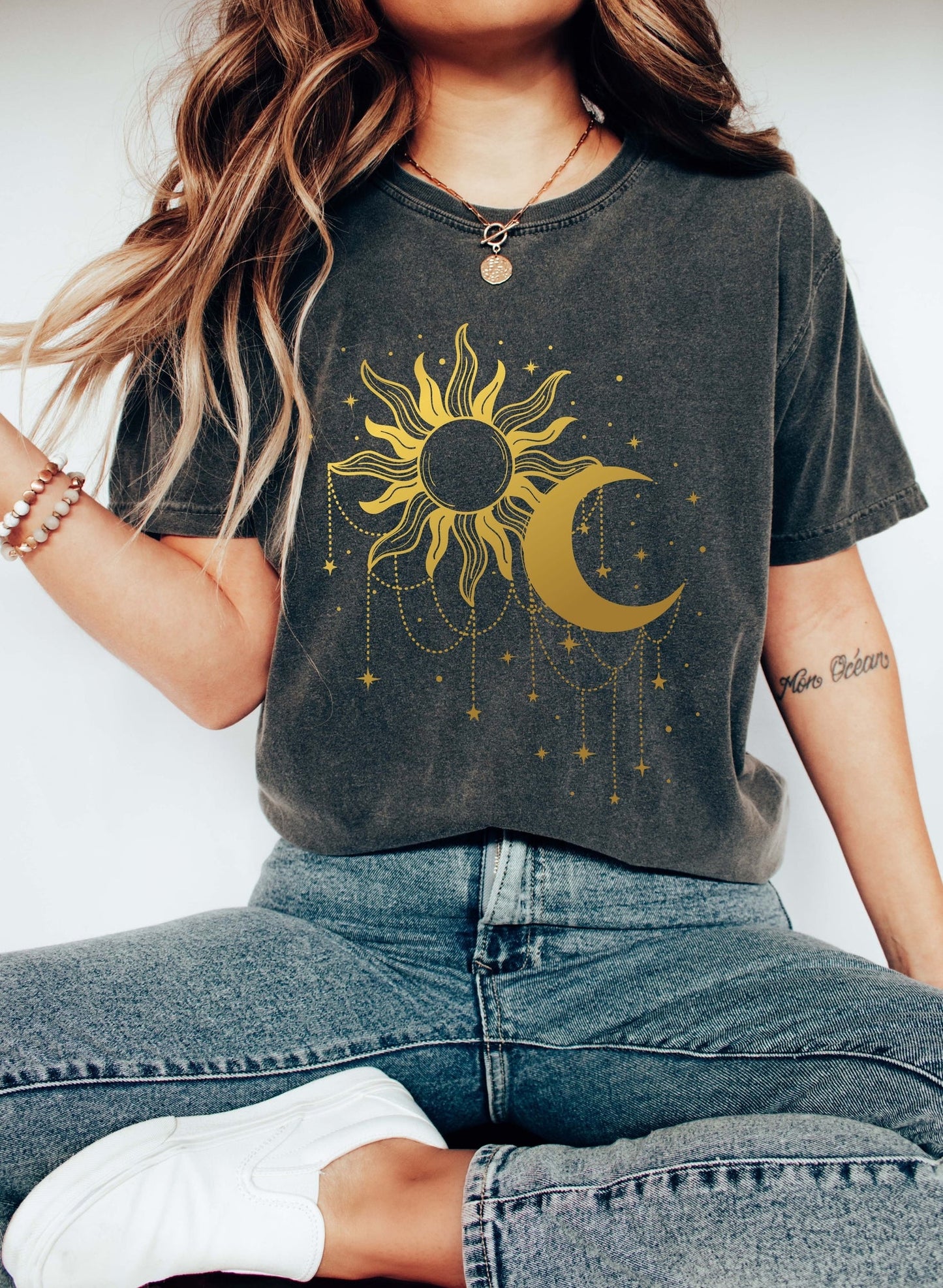 Sun and Moon - Comfort Colors Tshirt – T-Shirt