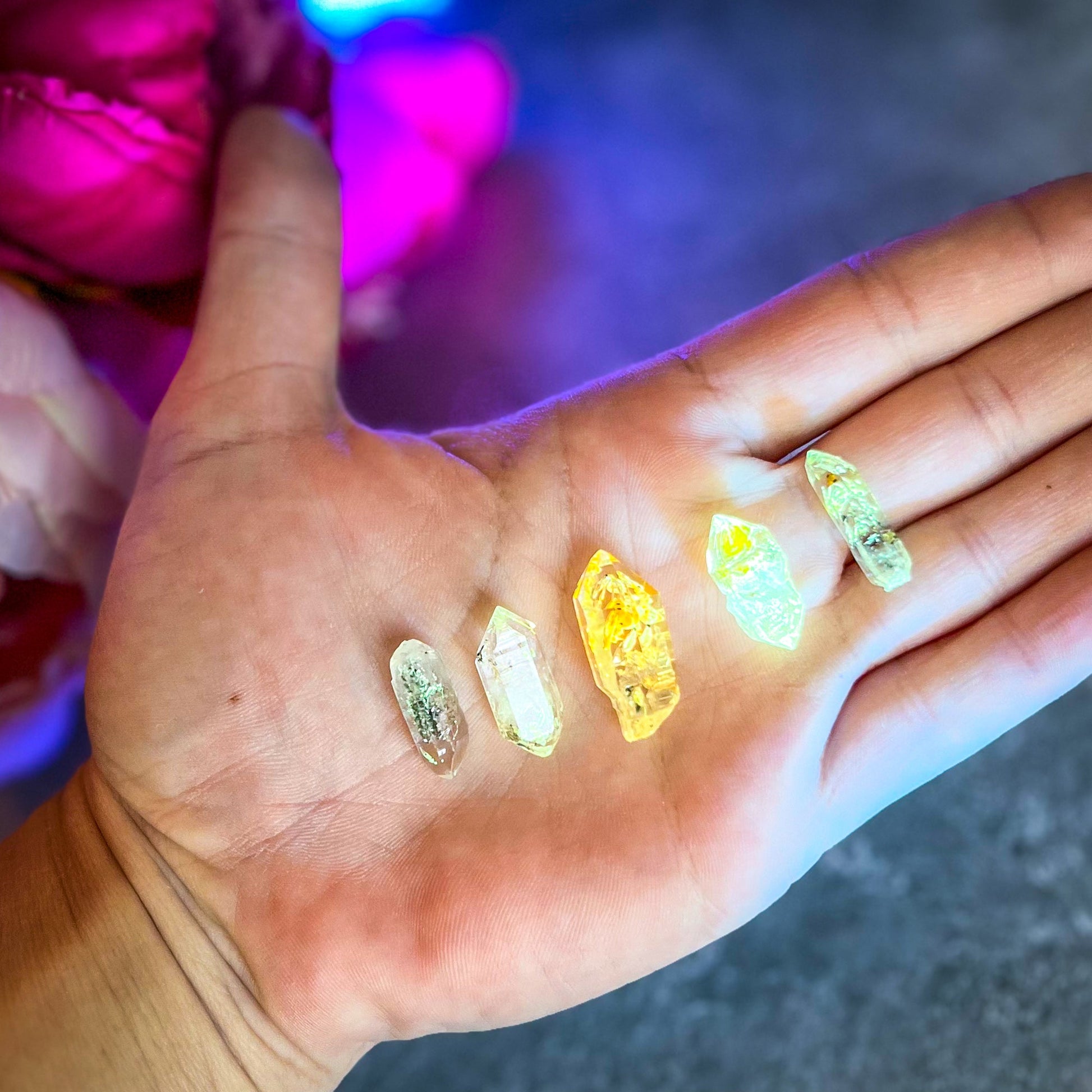 Firefly Petroleum Quartz – Rare Fluorescent Crystal Specimens from Madagascar – 1-2.99 grams