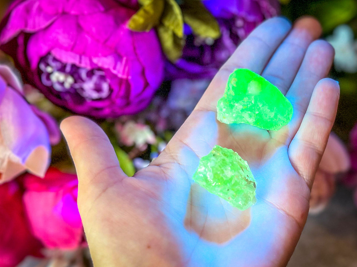 Hyalite Opal, also known as Kryptonite, Water Opal, Water Stone, Fluorescent Minerals – 14.00-14.99 grams