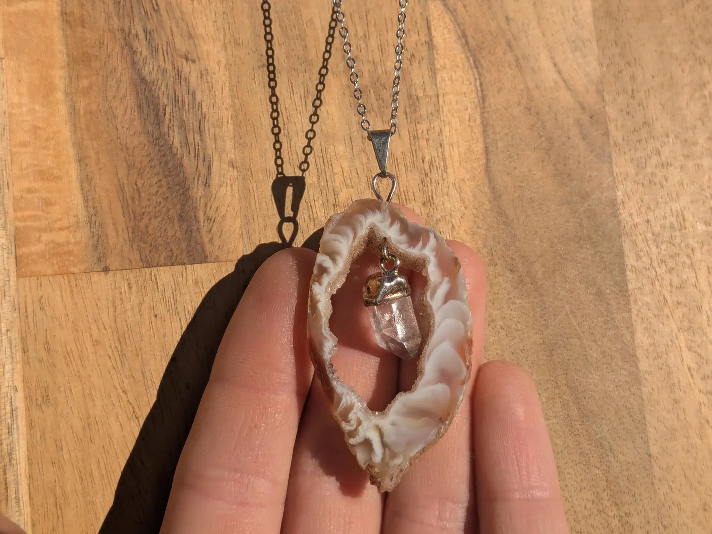Agate Oco Geode Slice Pendant –