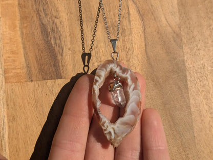 Agate Oco Geode Slice Pendant –