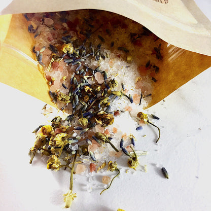 Calming Bath Salts / Detox / Relaxation / Lavender & Chamomile / Essential Oils / Organic Herbs / Herbal Bath Salts for Relaxation Stress – Bath