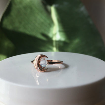 The Moonstone Crescent Ring – Rings