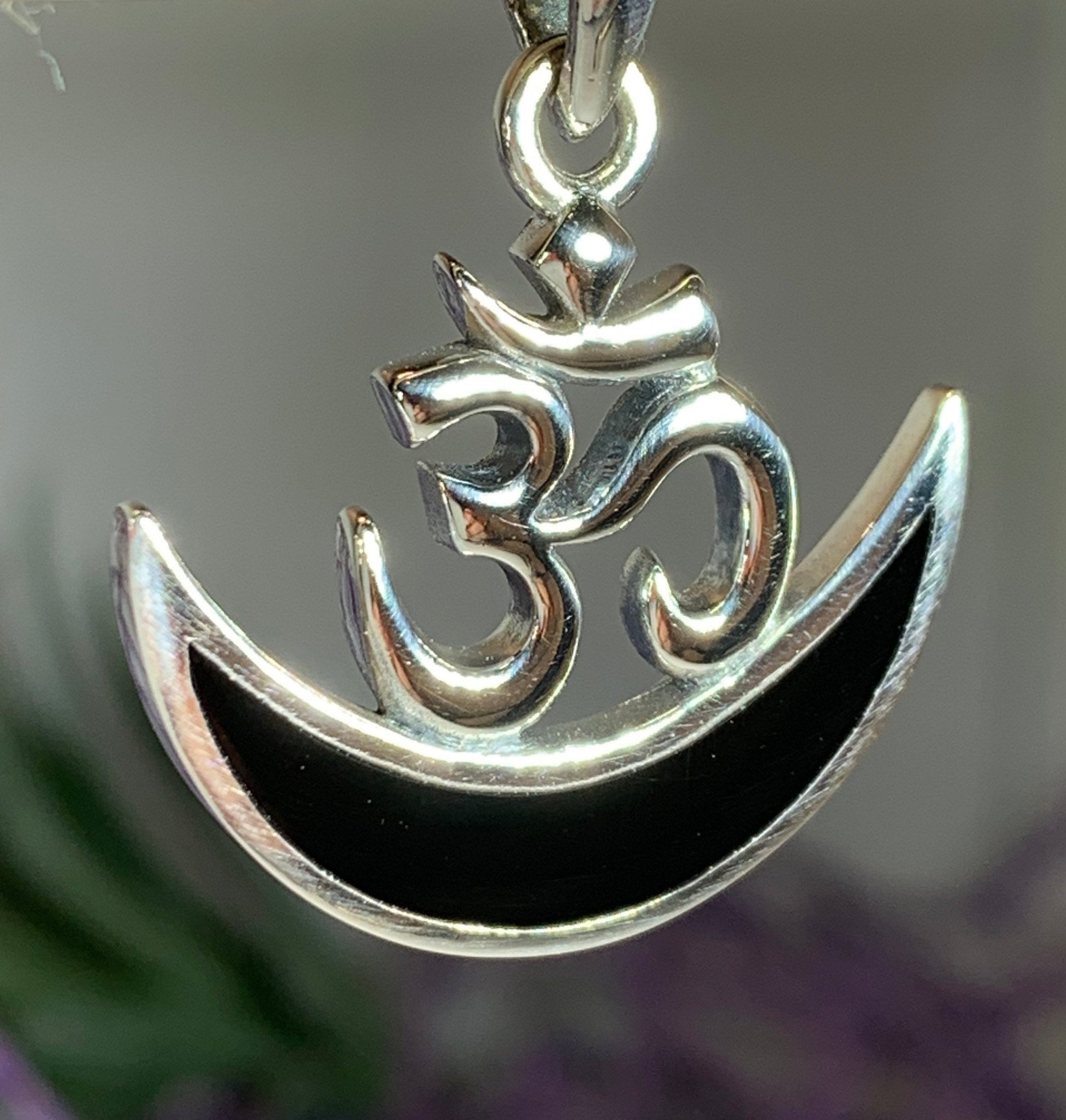 Moon Om Necklace – Pendant