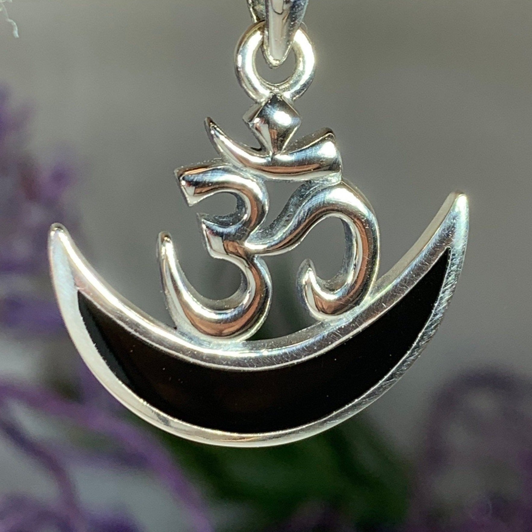 Moon Om Necklace – Pendant