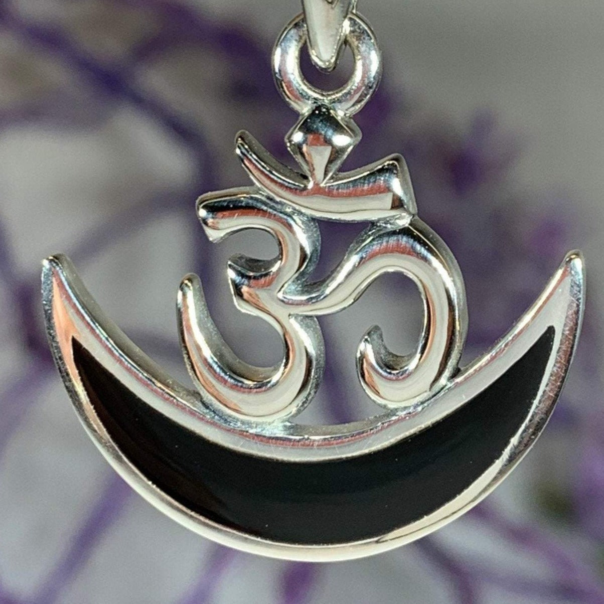 Moon Om Necklace – Pendant