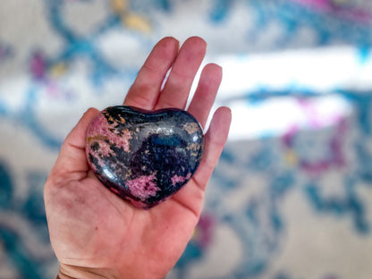 RHODONITE heart – 201-250g