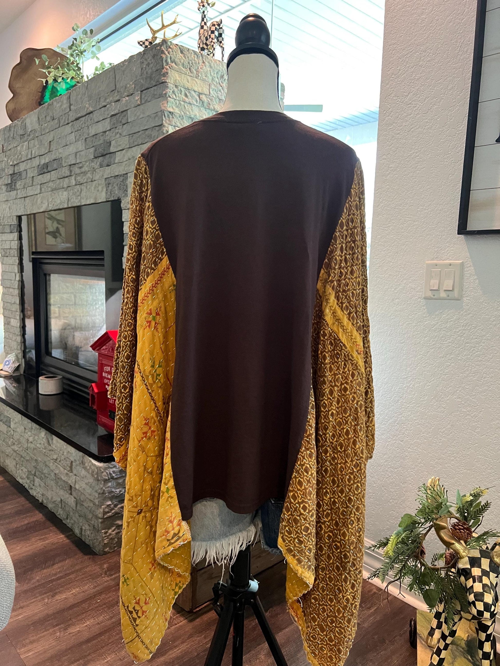 Upcycled Sublime Band Tee - Boho Kantha Sleeve Top – Upcycled