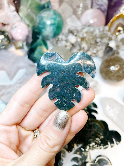 Moss Agate Monstera Leaf –
