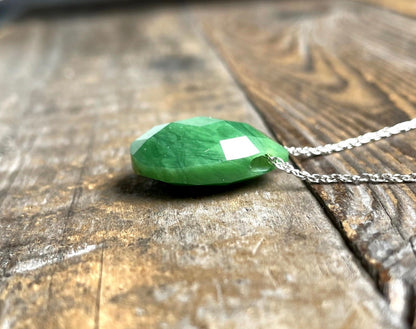 Faceted Teardrop Jade Pendant 17×22mm – Elegant Green Gem Jewelry