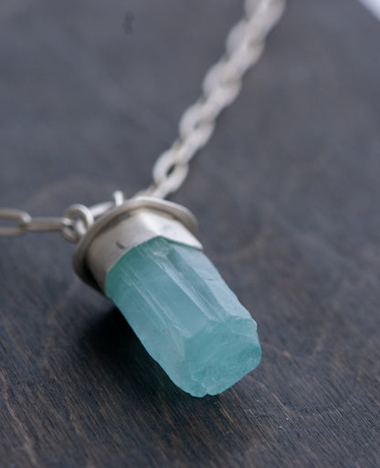 LIGHTED WAY AQUAMARINE NECKLACE –