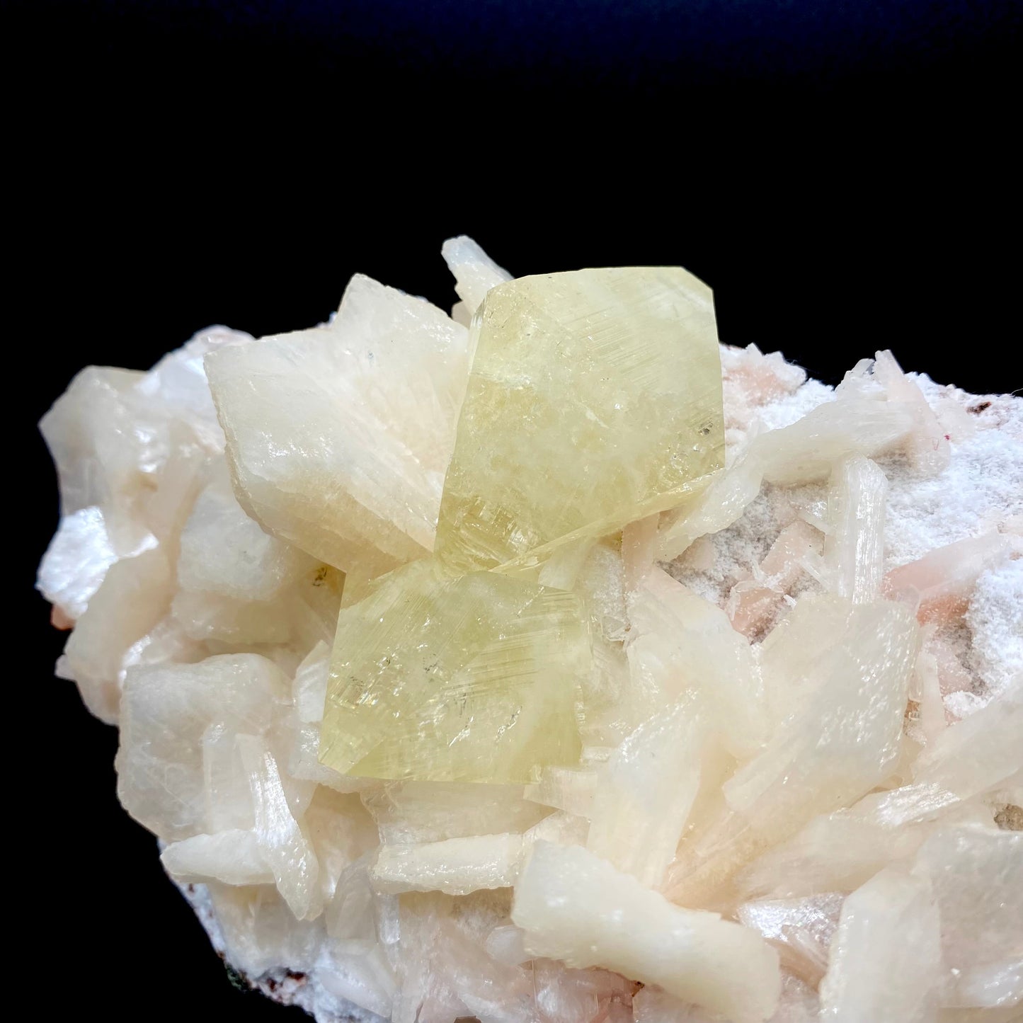Powellite – Powellite