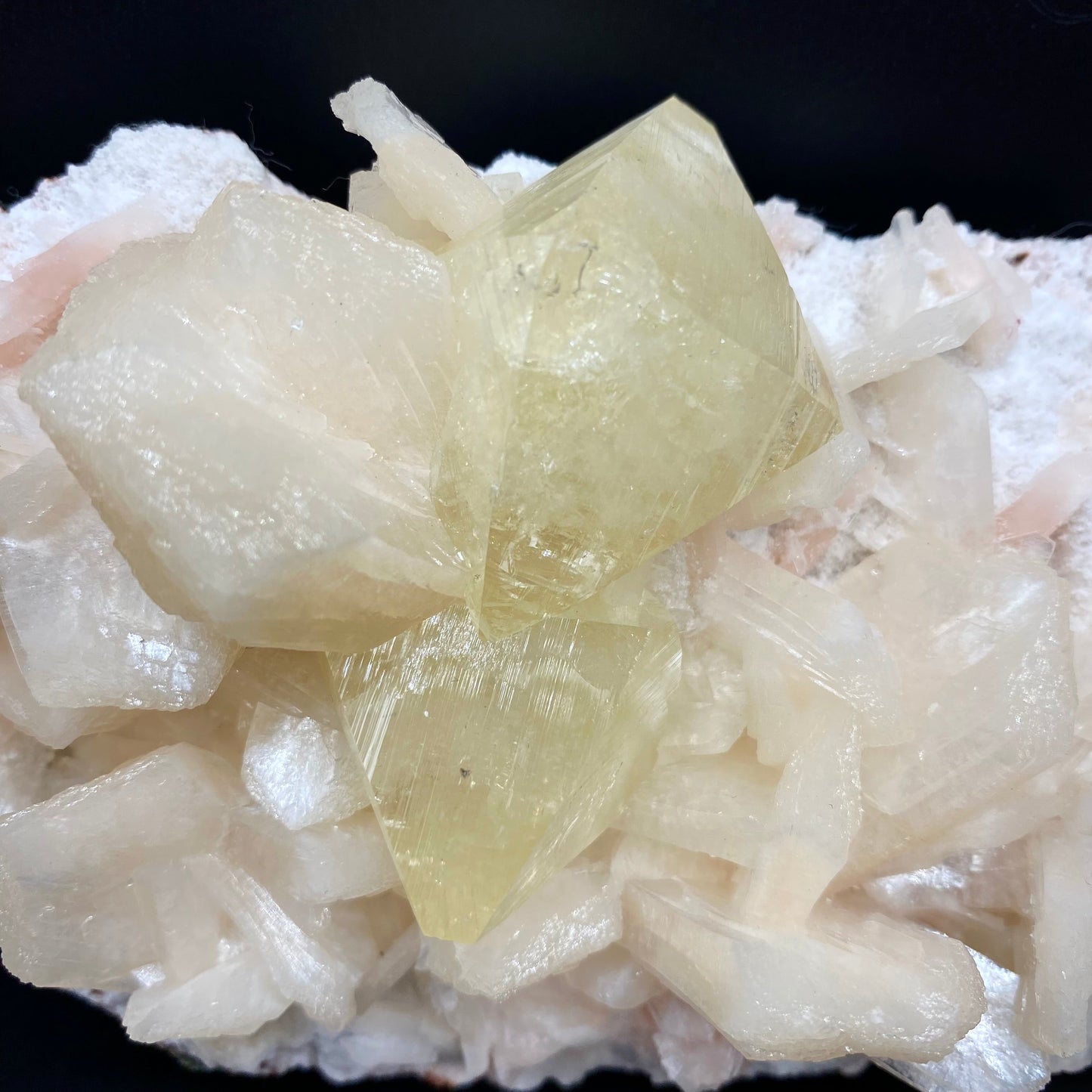 Powellite – Powellite
