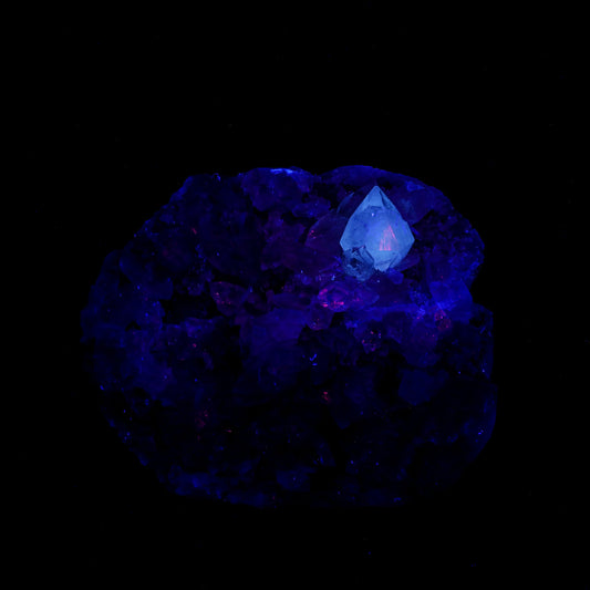 Powellite Fluorescent on Apophyllite Free Standing Natural Mineral Specimen – Powellite