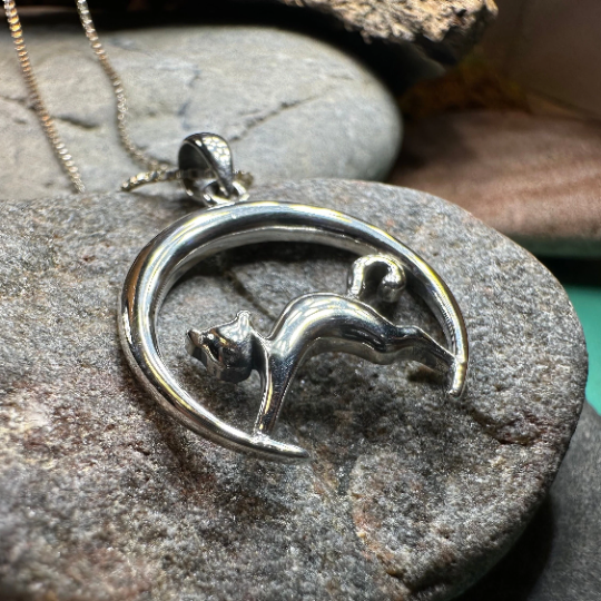 Crescent Moonrise Cat Necklace – Pendant