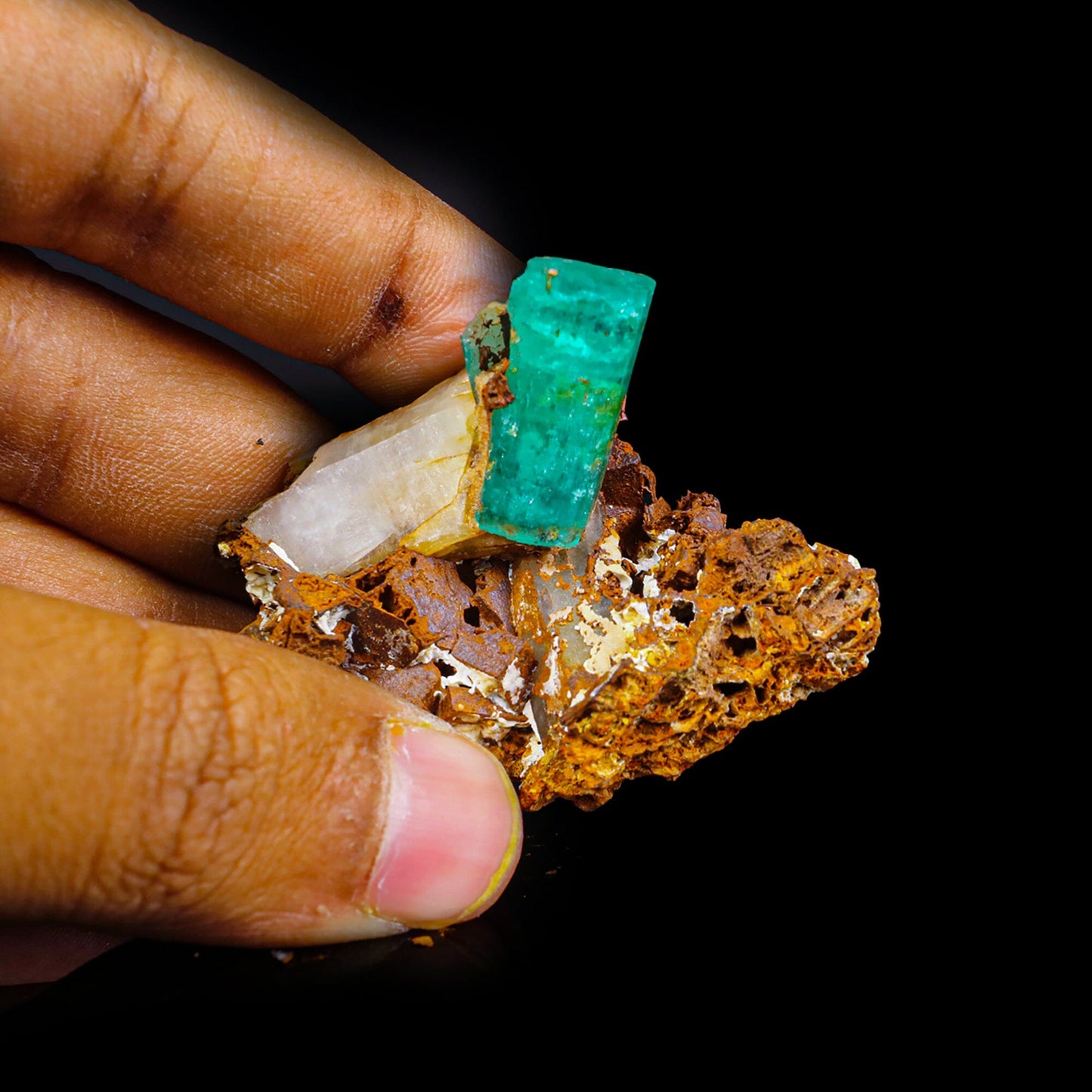 Rare Deep green Emeralds Natural Mineral Specimen Museum – Emerald