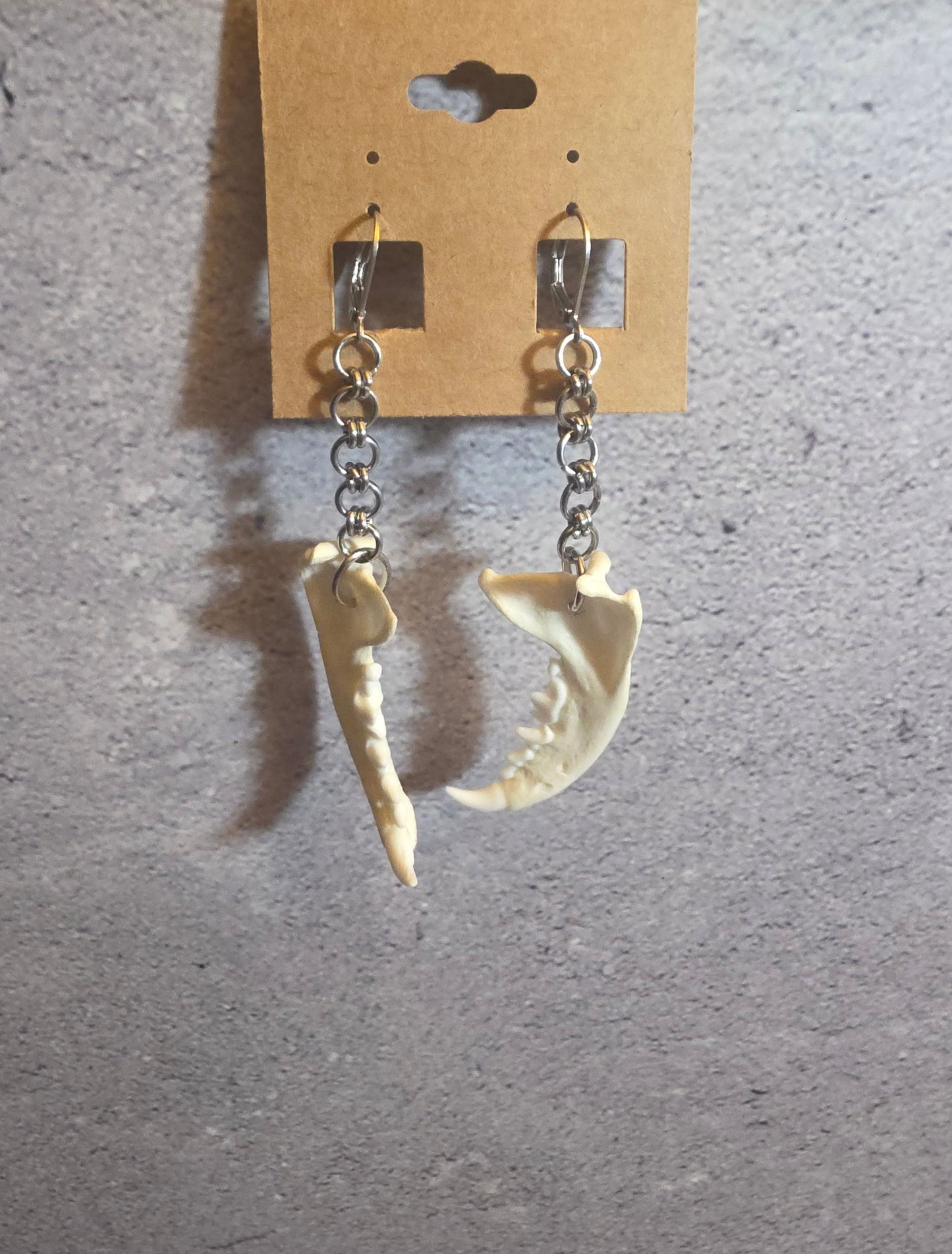 Mink Jawbone Basic Chainmail Earrings –