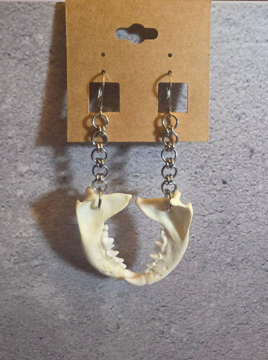Mink Jawbone Basic Chainmail Earrings –