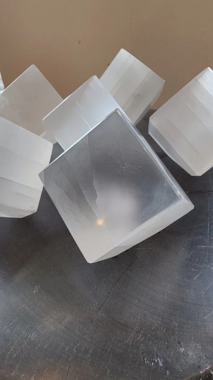Selenite Standing Cube 5cm – Lapidary