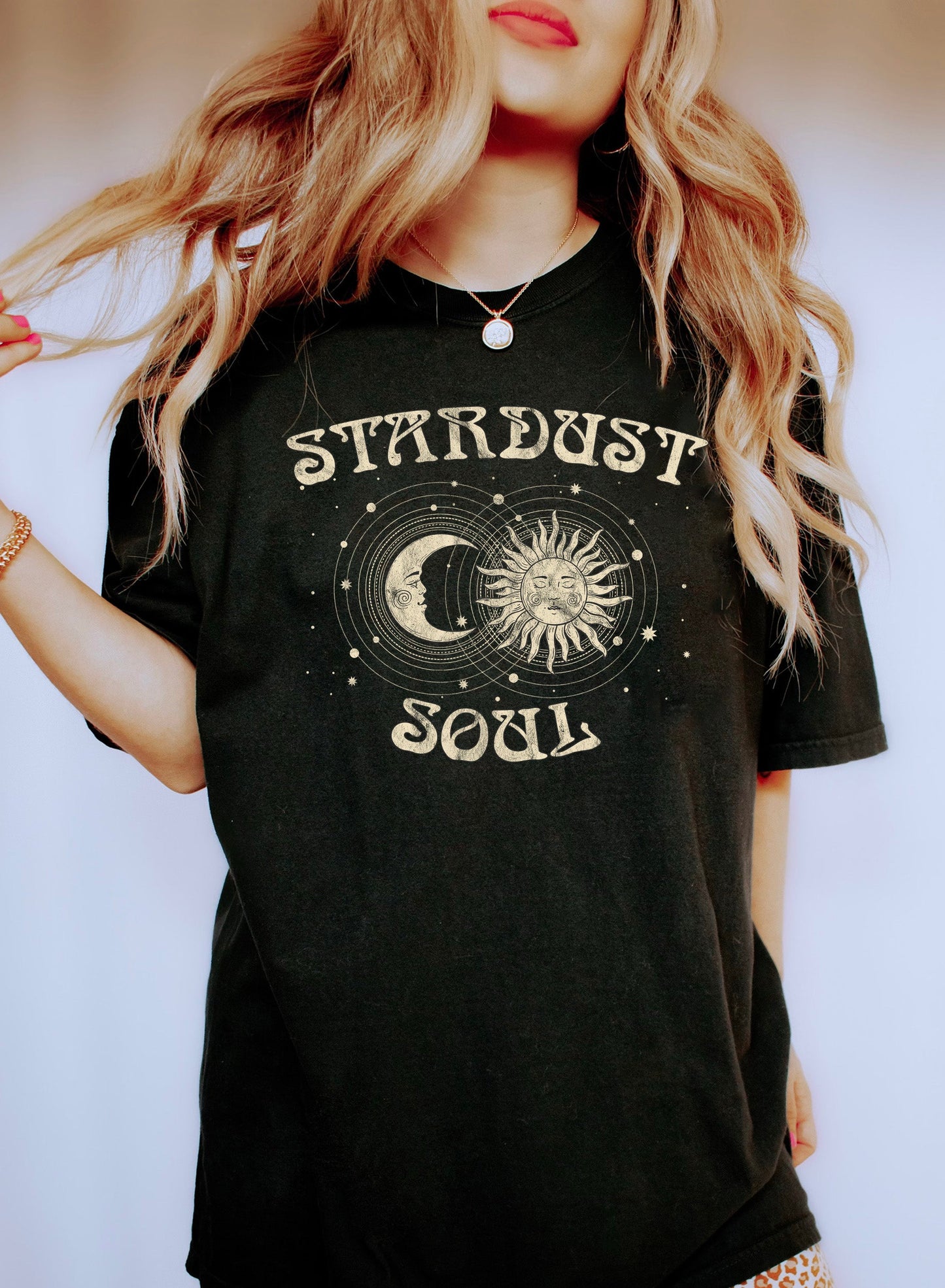 Stardust Soul Sun And Moon - Comfort Colors Tshirt – T-Shirt